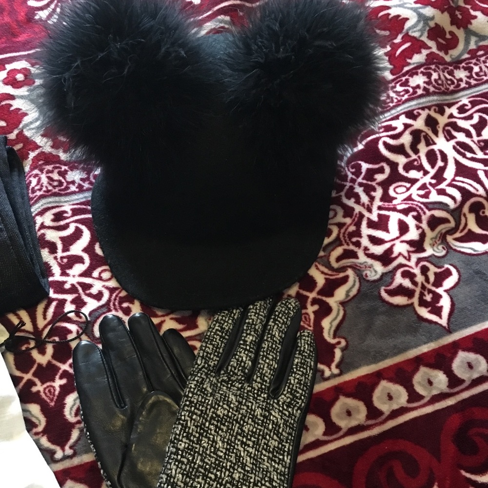 Kate spade hat n set of Etienne Aigner gloves!